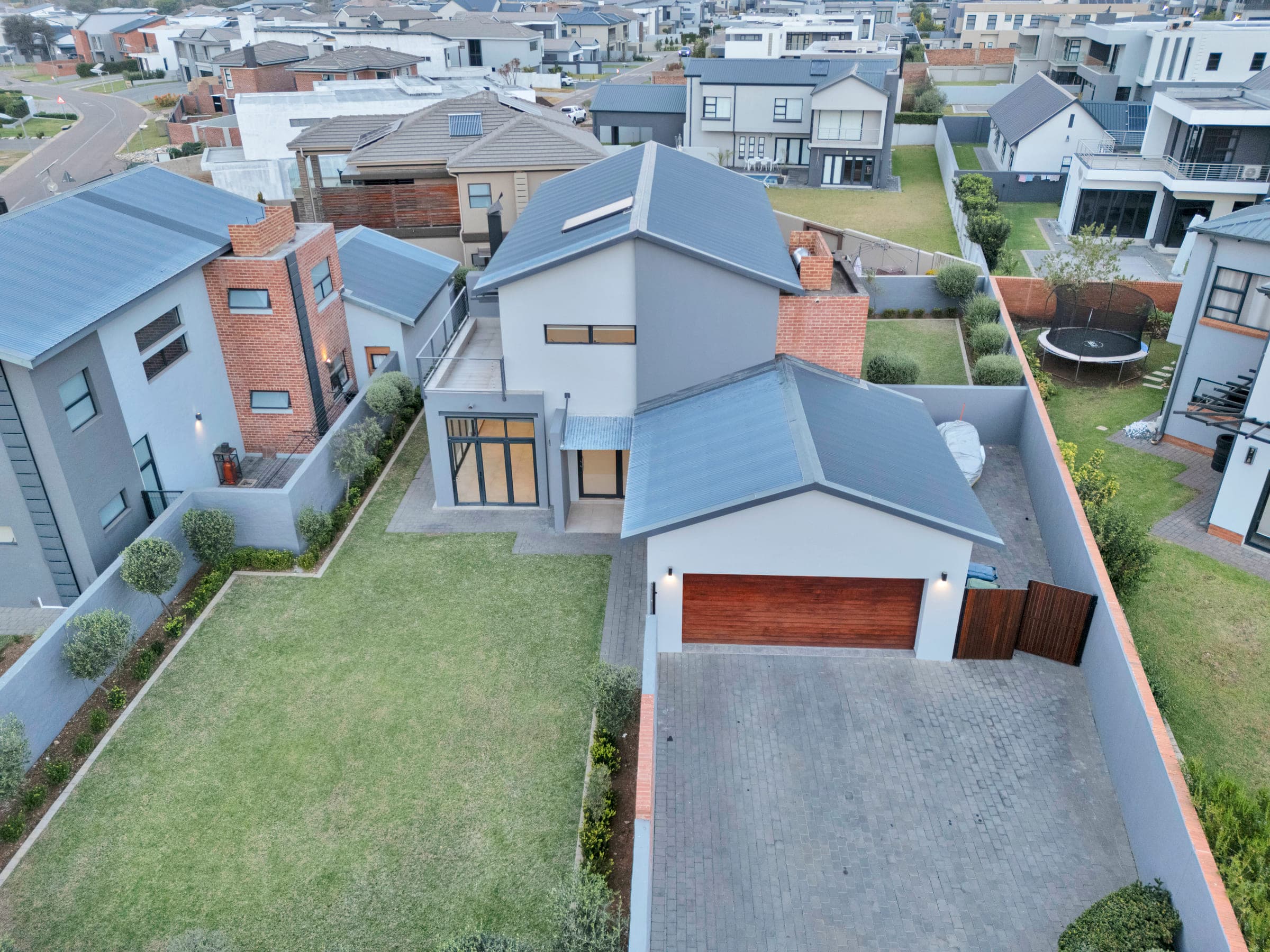Residence VI — Portal — cover photograph